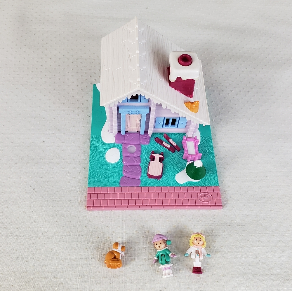 Vintage Polly Pocket Ski Lodge